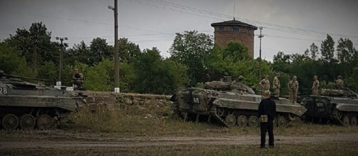 На Рівненщину стягують танки (ФОТО) - фото 1