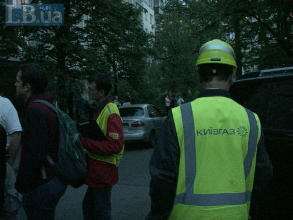 У Києві в жилому домі пролунав вибух (ФОТО) - фото 2