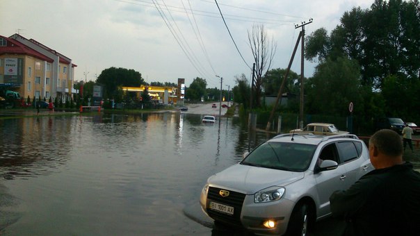Учорашня негода затопила Полтаву - фото 2