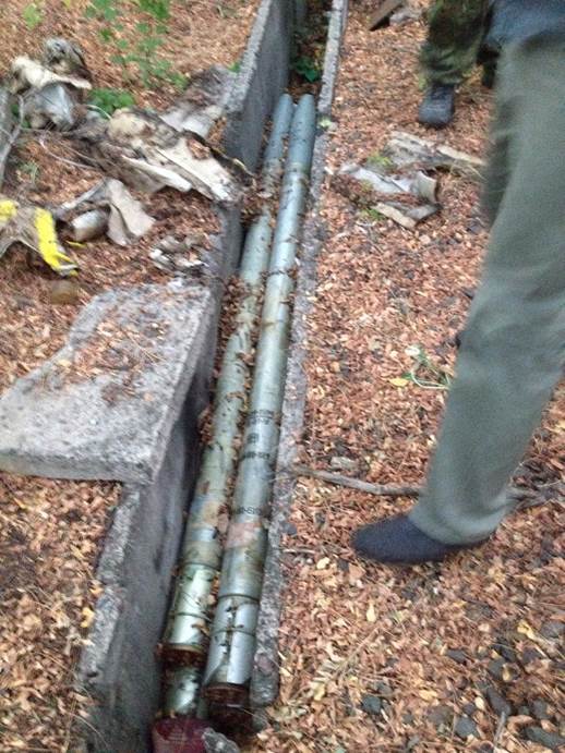 На Донеччині біля залізниці виявили схованку зі снарядами  - фото 1