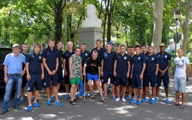 Хто з українських футболістів допомагає воїнам АТО - фото 6