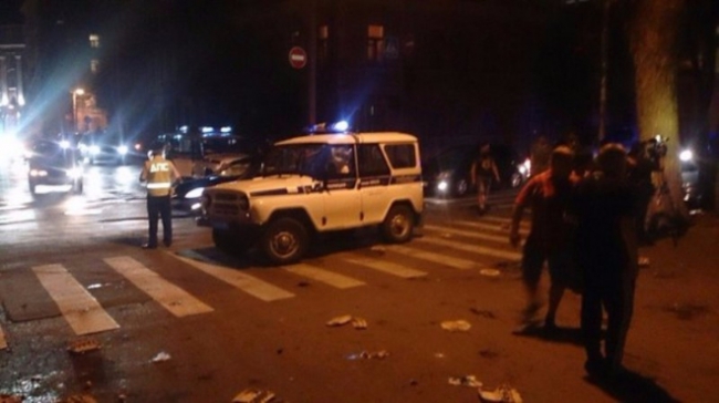 Невідомі напали на Генконсульство України в Ростові (ФОТО) - фото 2