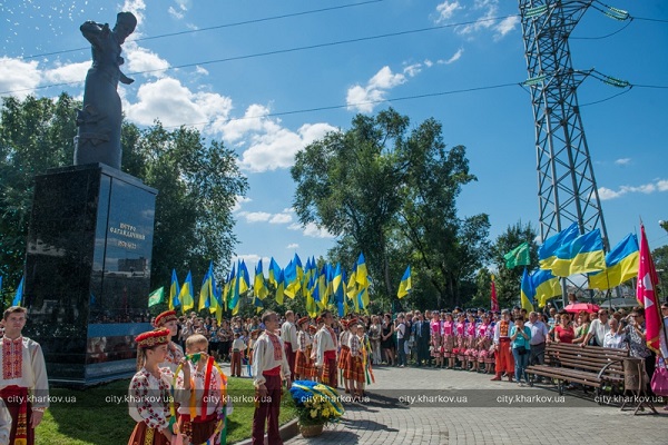 У Харкові відкрили пам’ятник Сагайдачному, вивезений з анексованого Криму  - фото 1