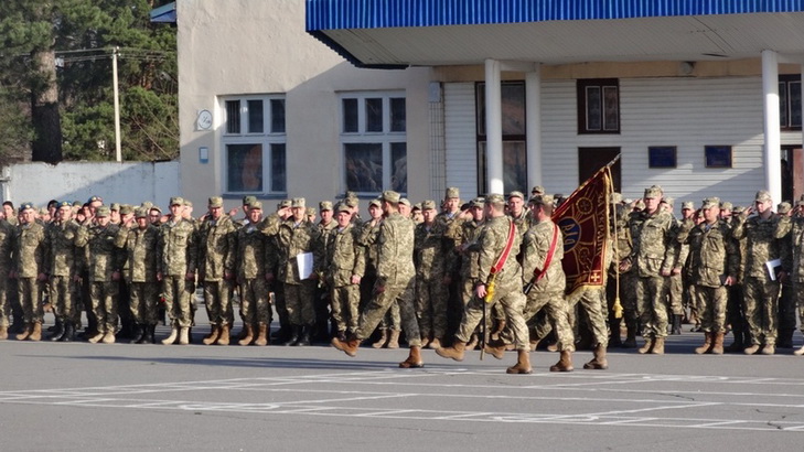 Дніпропетровських десантників відправили на "дембель" - фото 1