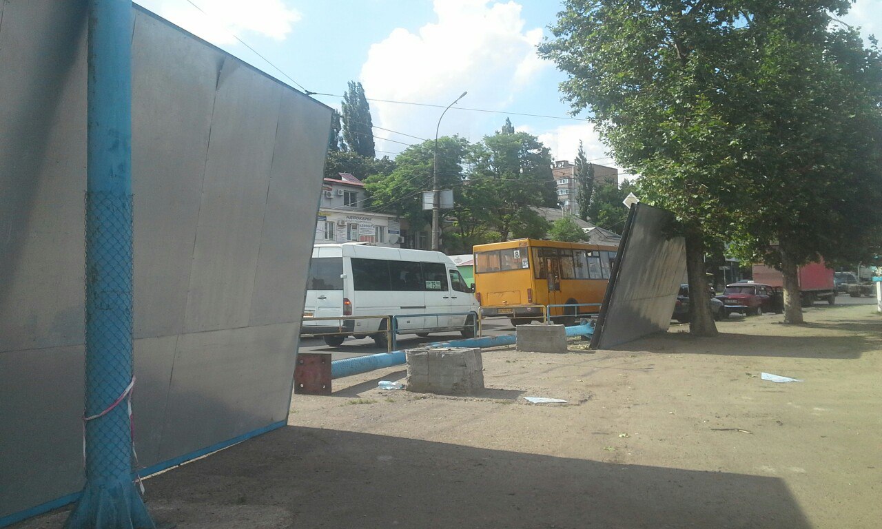 У Миколаєві демонтували три "пеліпасівських" білборди