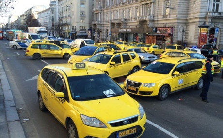 Як у Будапешті протестують таксисти - фото 1