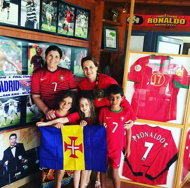 Як сім'я Роналду готується дивитися матч Португалія - Ісландія - фото 1