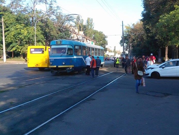 В Одесі трамваї знову стоять - фото 1