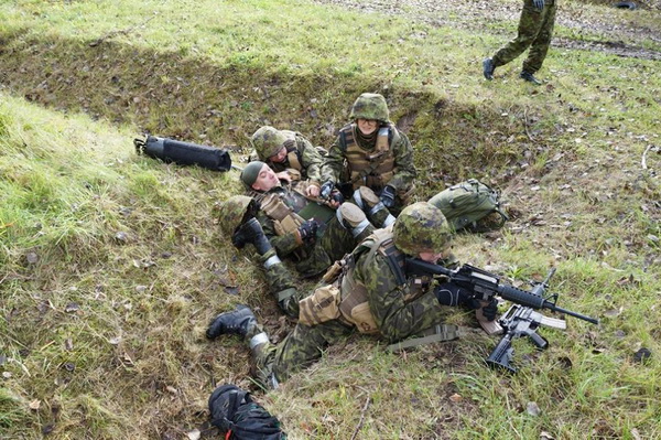 Медиків полку "Дніпро-1"  навчили рятувати життя бійців, як в НАТО (ФОТО, ВІДЕО) - фото 3