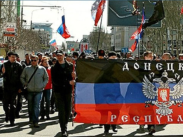 Підсумки тижня в "ДНР": Візит Суркова та мітинги на підтримку Мукачева - фото 6