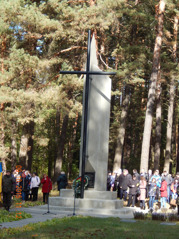 На Сумщині перепоховали останки 125 солдатів,  загиблих в таборі для військовополонених - фото 4