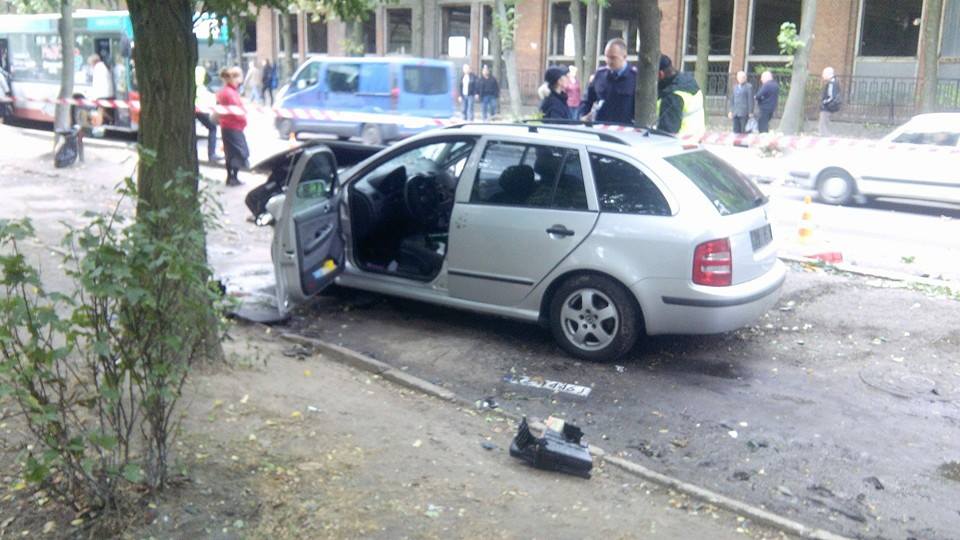 Внасідок ДТП у Львові постраждали водій з собакою - фото 1