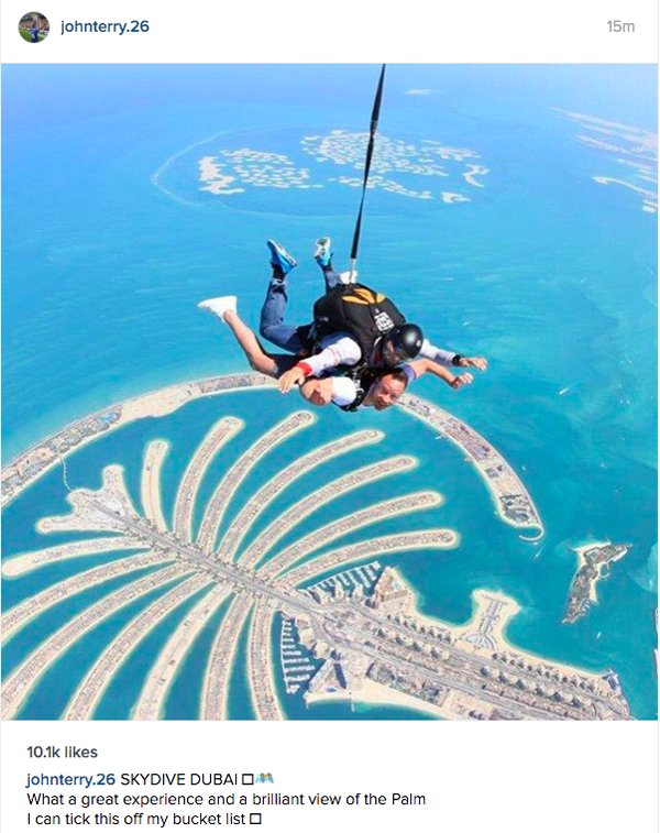 Легендарний капітан "Челсі" політав над Дубаєм - фото 1