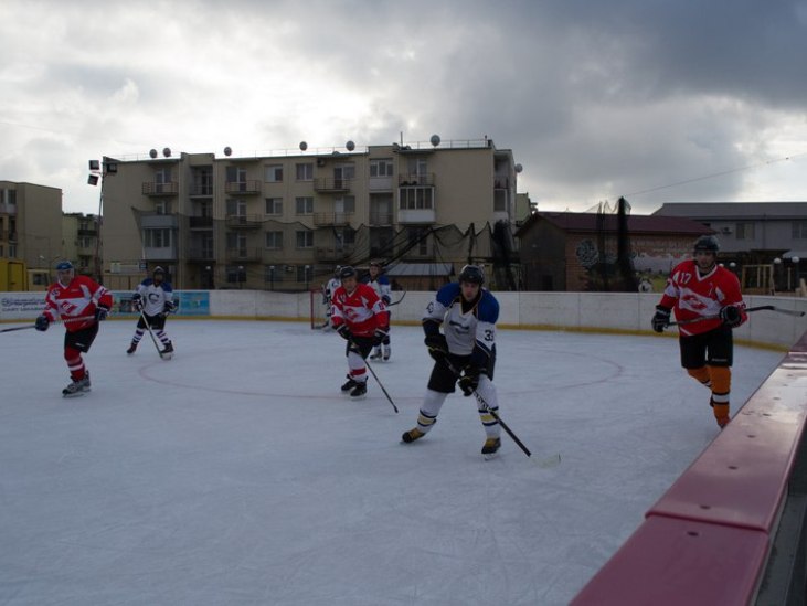 В Ужгороді відбувся перший цьогорічний хокейний турнір - фото 1