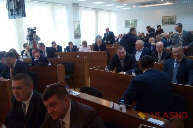 У Вінниці п'ятеро депутатів не прийшли на першу сесію міськради - фото 1