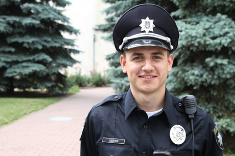 Нові столичні поліцейські носитимуть на формі нагрудну відеокамеру (ФОТО) - фото 2