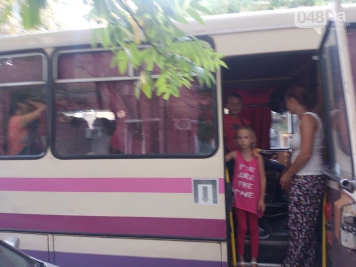 В Одесі в аварію потрапив автобус з дітьми - фото 1