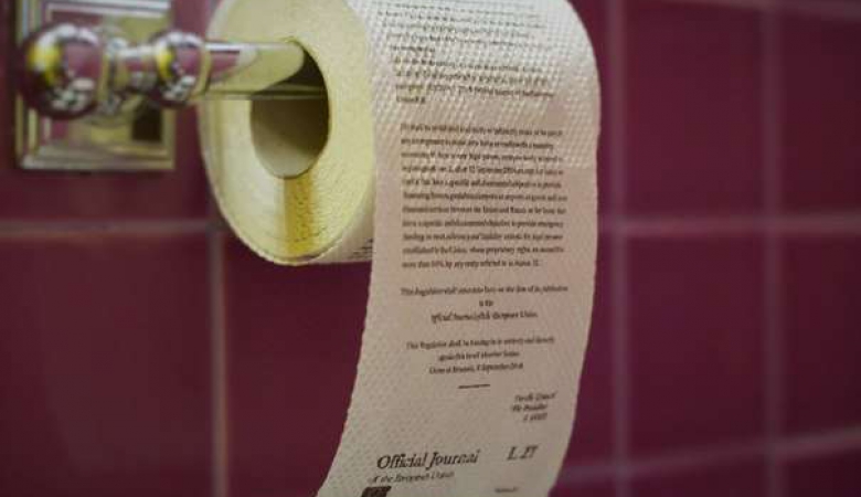 В Росії випустили туалетний папір із текстом європейських санкцій - фото 1