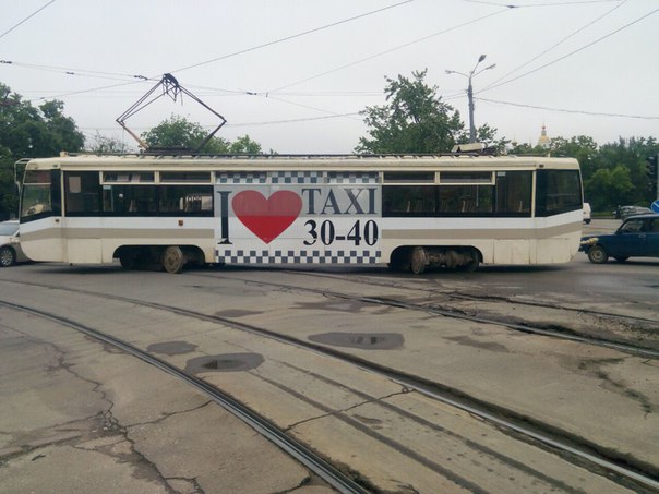 У Харкові не втримався на рейках черговий трамвай - фото 1