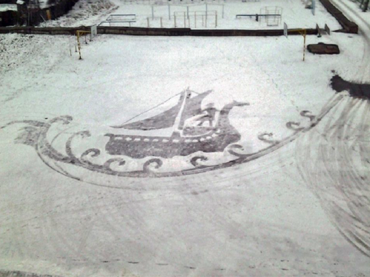 Двірник, який малює шедеври лопатою по снігу - фото 1