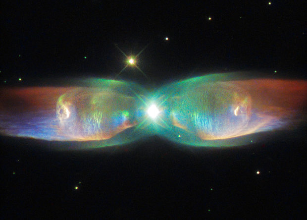 Телескоп Hubble показав вражаючого "космічного метелика" (ФОТО) - фото 1