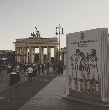 Берлін опинився у полоні фанів "Барселони" та "Ювентуса" перед фіналом Ліги чемпіонів (ФОТО) - фото 3