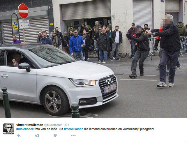 У Моленбеку демонстранти закидали поліцію стільцями і камінням - фото 3