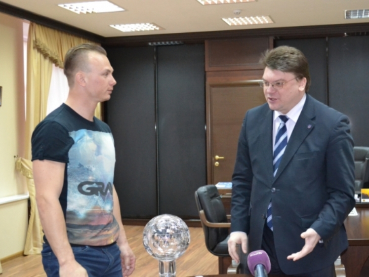 Міністр молоді і спорту привітав миколаївського фристайліста з перемогою на Кубку світу - фото 2