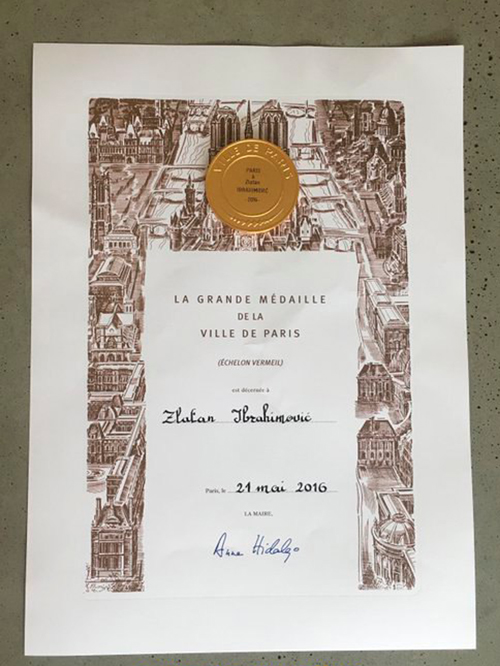 Ібрагімович отримав почесну медаль в Парижі - фото 1
