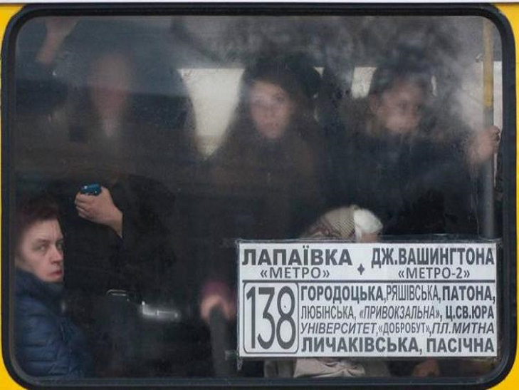 Канадець присвятив фотопроект українським маршруткам (фото) - фото 1