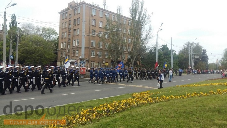 На площі 10 квітня в Одесі триває парад ретро техніки та байкерів - фото 11