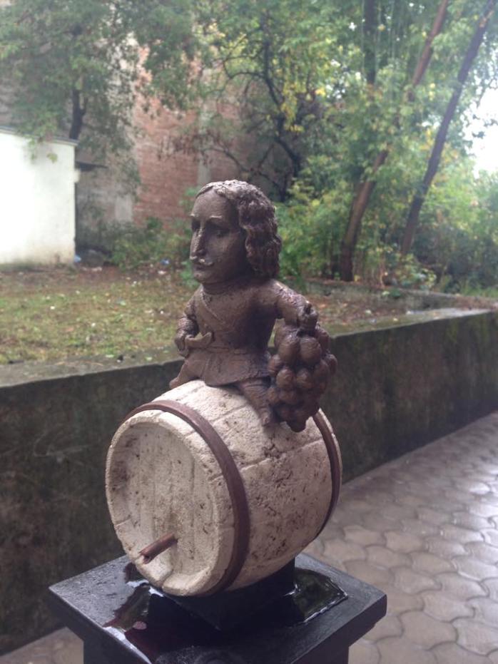 В Ужгороді відкрили чергову скульптурку - виноробу - фото 2