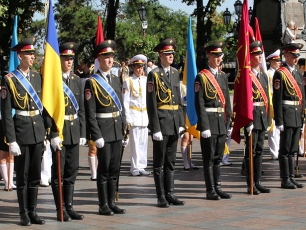 На Думській площі в Одесі підняди Прапор міста з нагоди Дня міста - фото 3