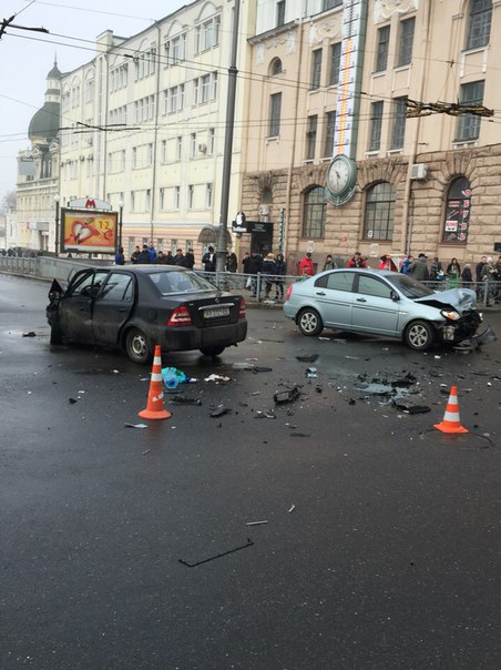 У центрі Харкова не роз’їхалися авто: троє постраждалих  - фото 2