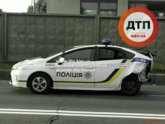 Розбита чергова автівка патрульних поліцейськихх, є постраждалі (ФОТО) - фото 3