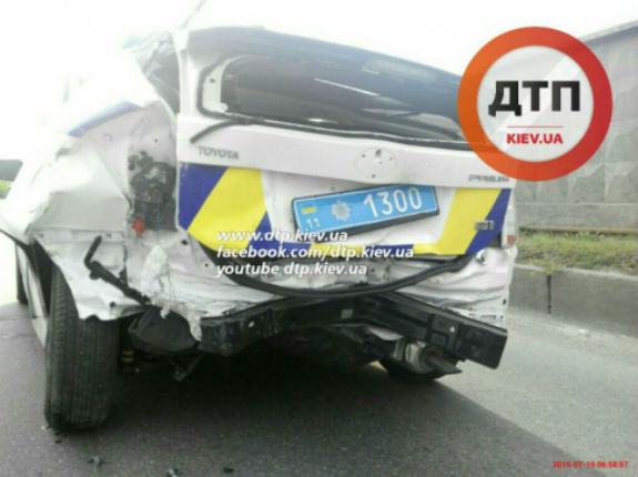 Розбита чергова автівка патрульних поліцейськихх, є постраждалі (ФОТО) - фото 4