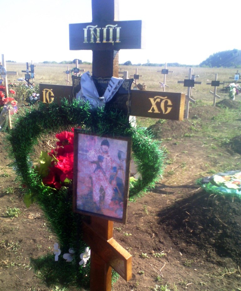 За рік кладовище терористів у Донецьку розрослося втричі і займає сім гектарів - фото 2