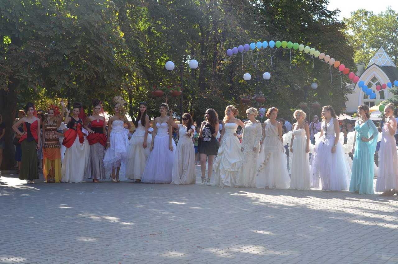 Миколаївські наречені показали неординарні сукні у День міста