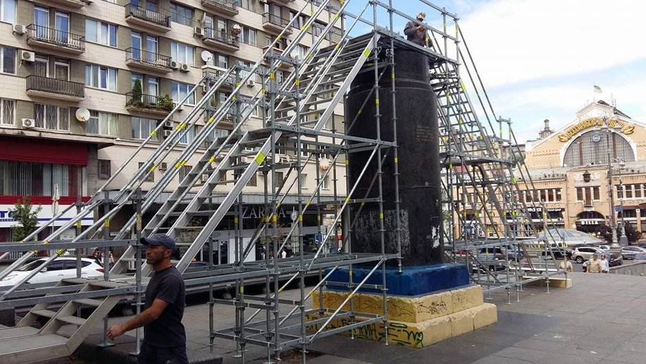 На місці статуї Леніна в Києві з'явиться пам'ятник тіням - фото 1