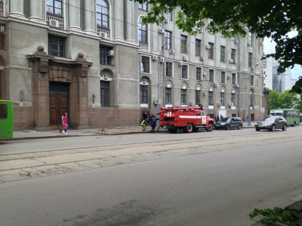 У Харкові в будівлі управління Південної залізниці пожежа, - очевидці - фото 1