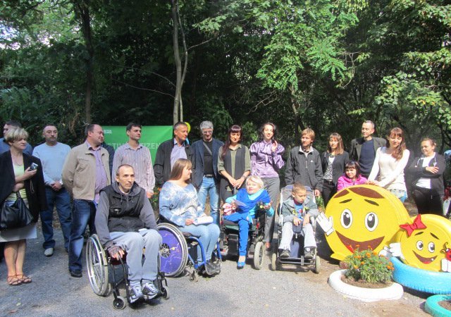 У Вінниці встановили єдину в Україні пісочницю для дітей з інвалідністю - фото 10