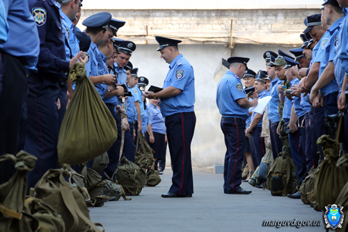 Маріупольськіх міліціонерів підняли по тривозі і змусили зібрати валізи (ФОТО)  - фото 13