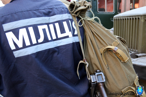 Маріупольськіх міліціонерів підняли по тривозі і змусили зібрати валізи (ФОТО)  - фото 15