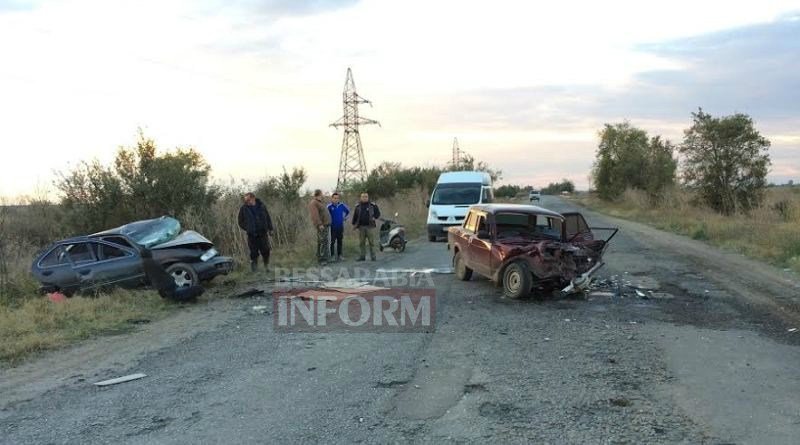 Через розбиту дорогу на Одещині у ДТП постраждали 5 людей - фото 1