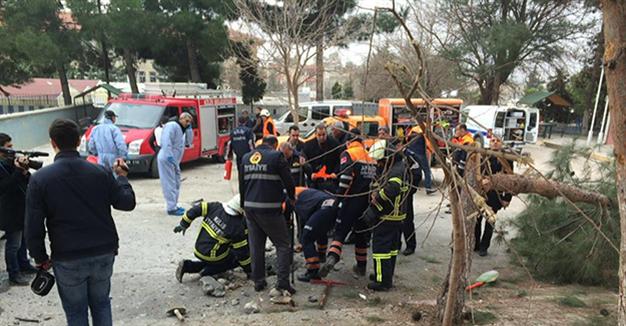Наслідки влучення снаряду в турецьку школу - фото 1