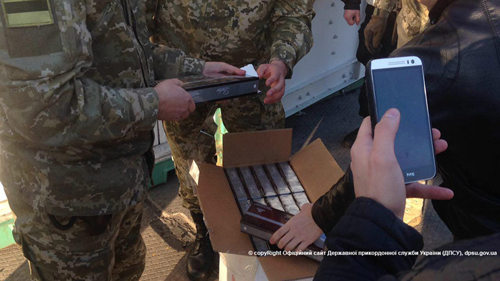 В Одесі затримали контрабандний вантаж цигарок з ОАЕ майже на 19 млн. грн. - фото 2