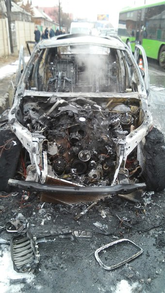 У Харкові повністю згорів "BMW" - фото 5