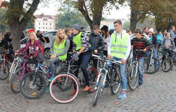 В Ужгороді відбувся осінній велозаїзд (ФОТО,ВІДЕО) - фото 2
