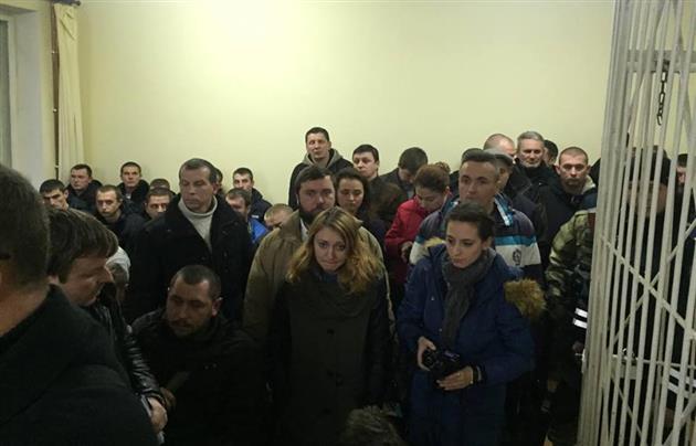 В Ужгороді розпочинається суд на "правосекторівцями" - учасниками збройної сутички на Драгобраті - фото 4
