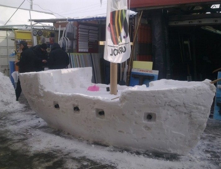 В Одесі спорудили величезний сніжний пеніс - фото 5